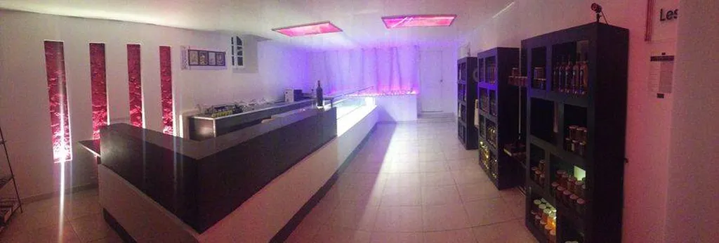 STUC rose magenta et stuc blanc et finition CIRE naturel TERRE DU MONDE