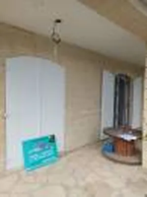 Installation de volet sur mesure en composite renforcé fibre de verre  entre Aubord près de Nîmes