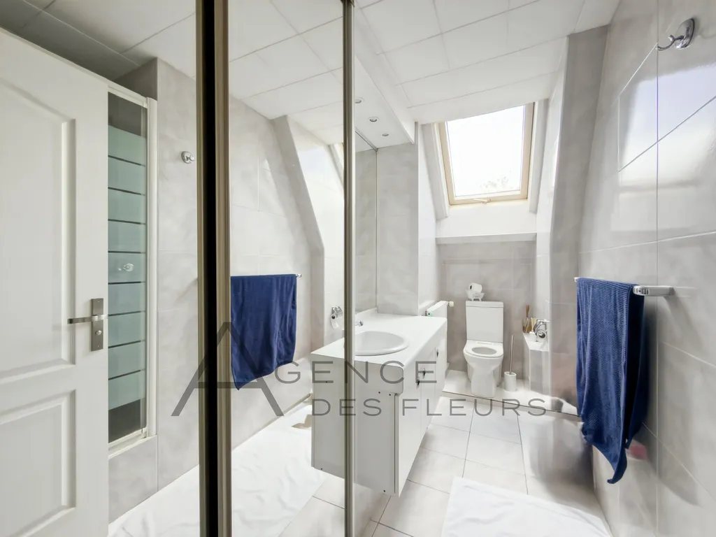 A vendre, propriété de charme de 202 m² édifiée sur un terrain de 3952 m² sur la commune de FRENEUSE 76410