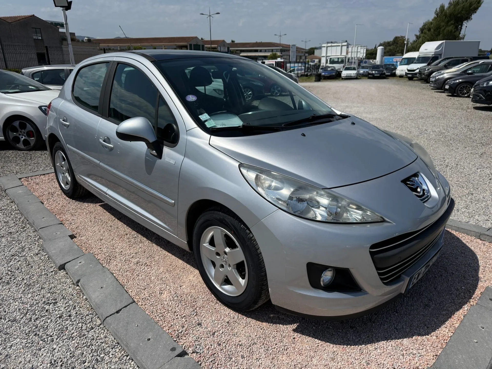PEUGEOT 207 série Millesim 200 1.4 VTI 95CV