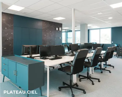 Open space lumineux conçu pour le bien-être des collaborateurs à Mérignac
