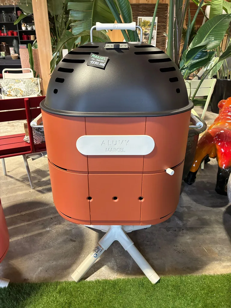 DESTOCKAGE EXCEPTIONNEL SUR DES FINS DE SÉRIE À LA BOUTIQUE : MOBILIER DE JARDIN, LUMINAIRES, BARBECUES