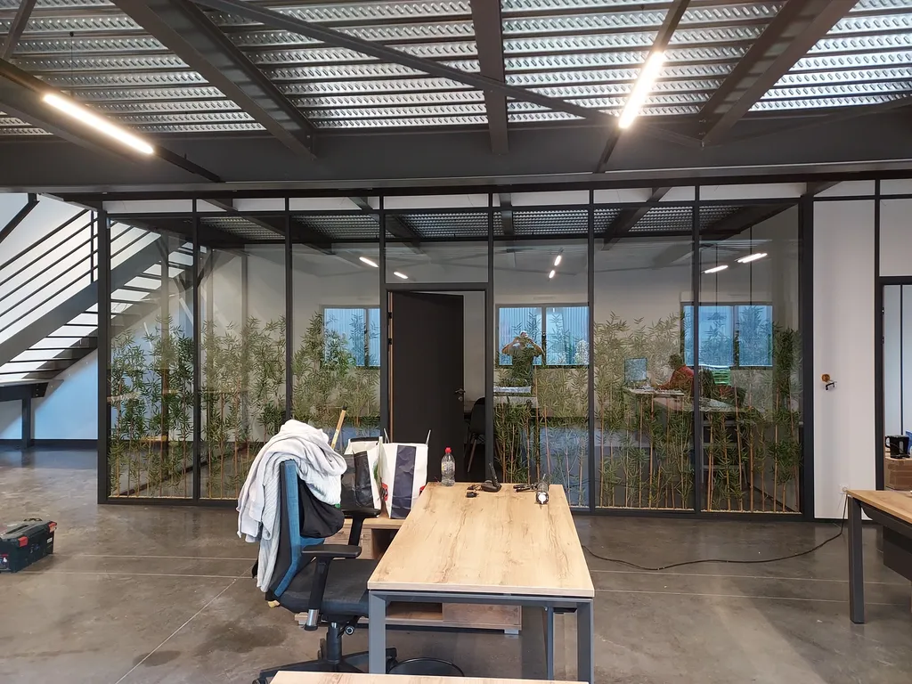 Pose de cloison chez solartec à Fareins