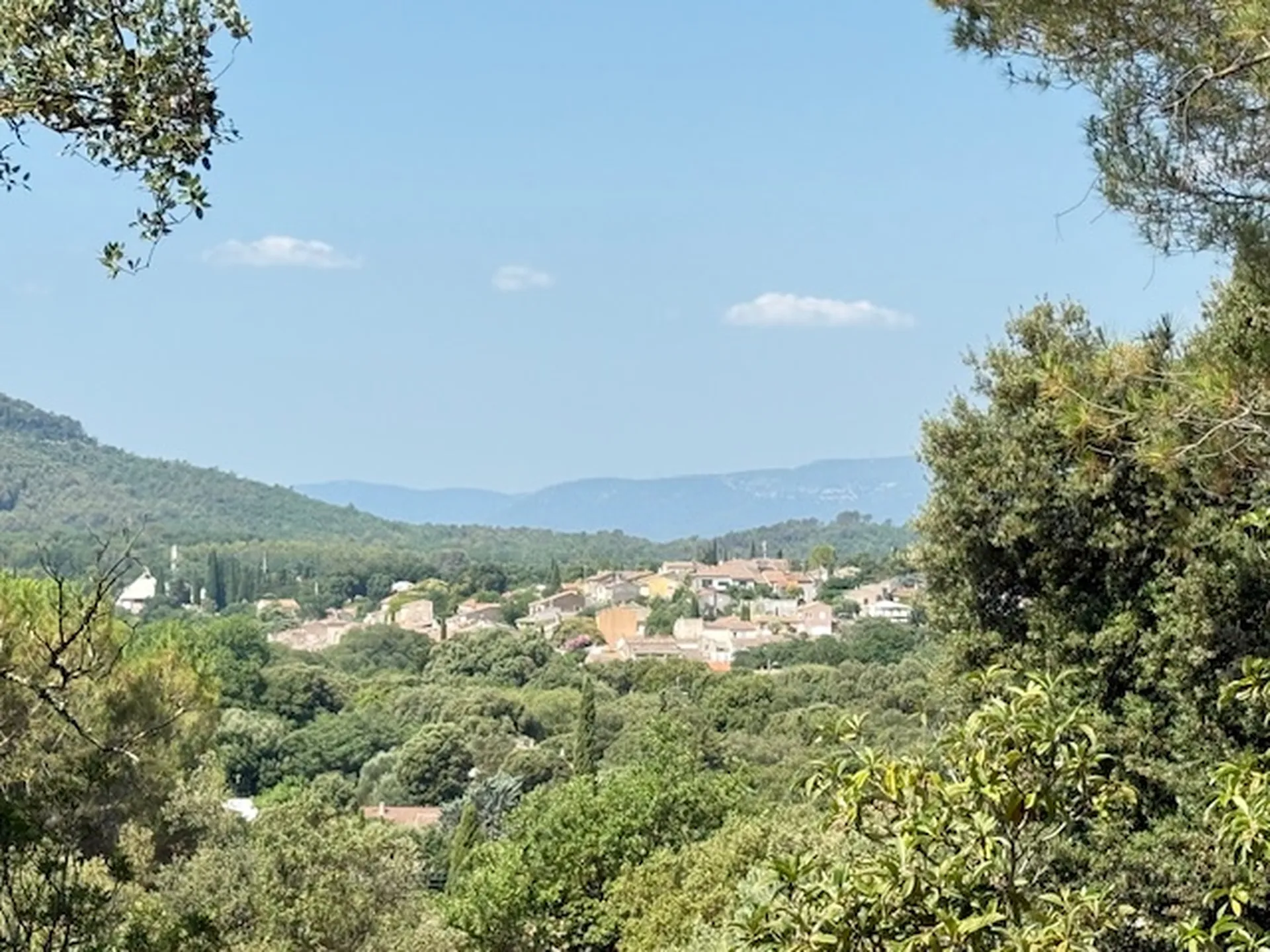 Terrain 142 m² · à Sainte-Anastasie-sur-Issole · 142 m² · 142 000 €