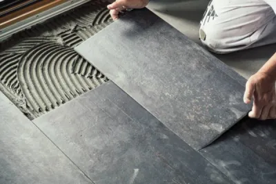 Carrelage sol Bordeaux : pose et rénovation de revêtements haut de gamme pour salle de bain, cuisine et terrasse