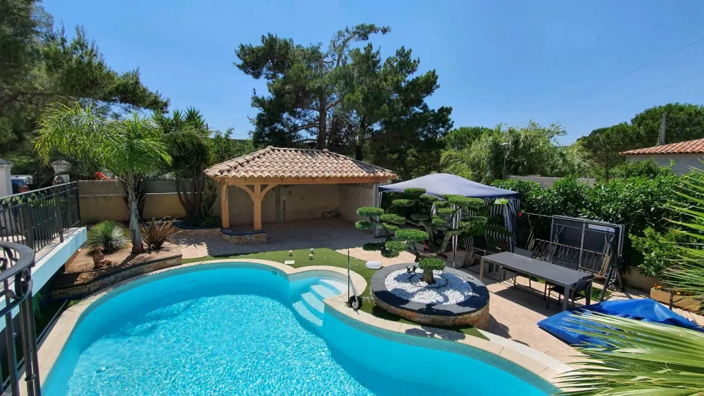 Pool house BOIS NANS LES PINS VAR 83