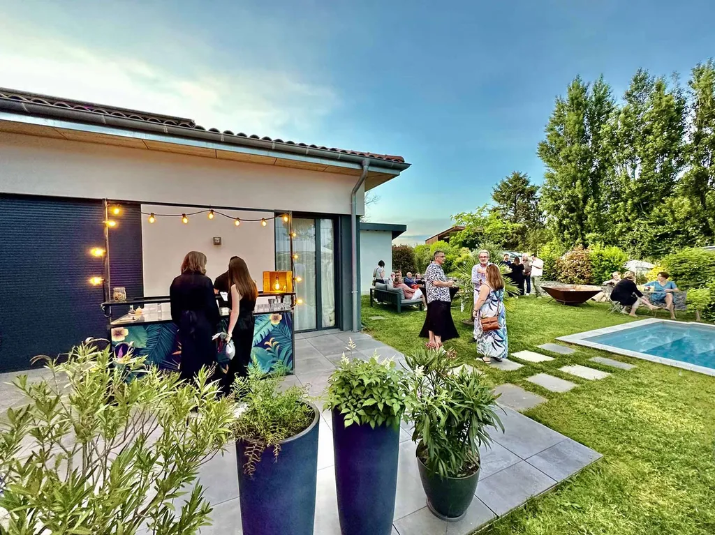 Organisez votre garden party à domicile à Lyon ou dans les Monts d'Or, traiteur haut de gamme et service de boissons