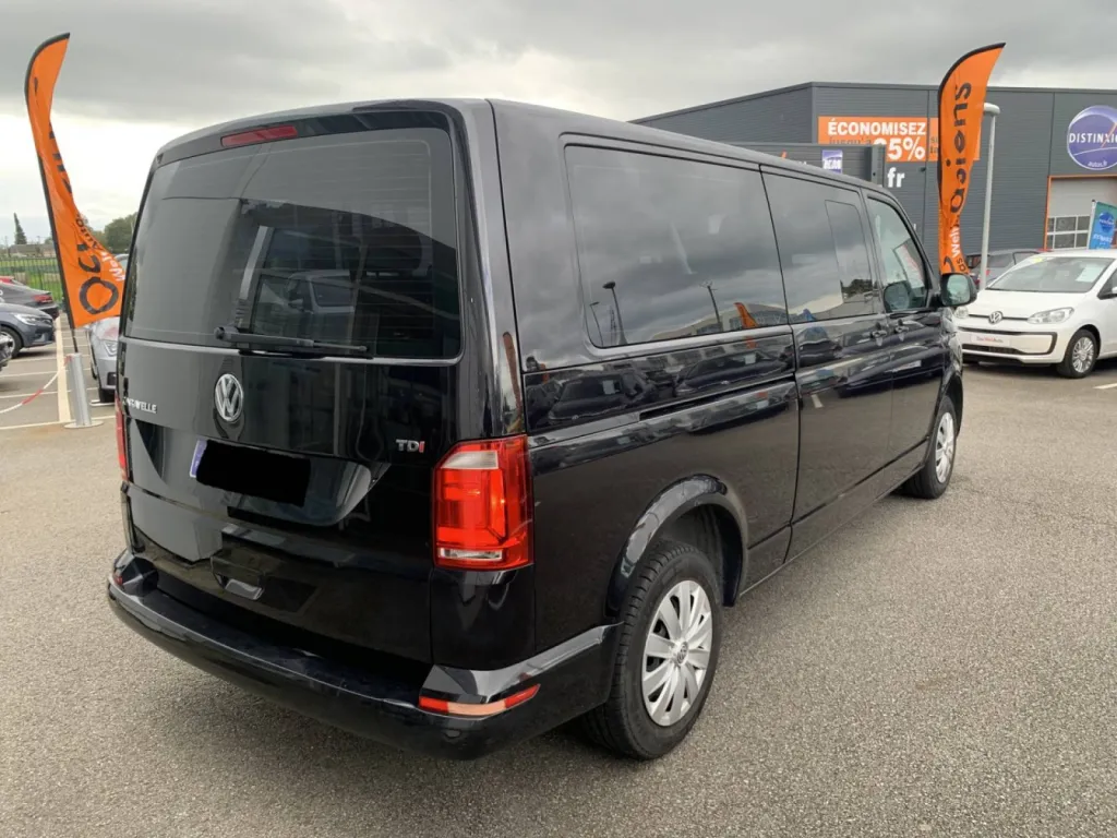 Véhicule utilitaire Caravelle d'occasion 150cv diesel boite automatique proche de Caudebec en Seine Maritime