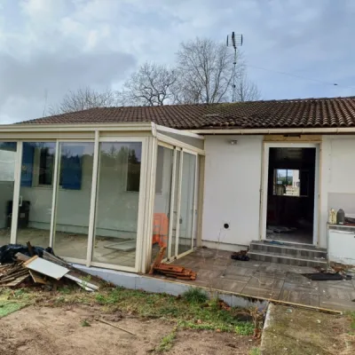 À La Teste-de-Buch, TTL33 a mené à bien un chantier de démolition complète d’une ancienne maison Phénix en vue d’une nouvelle construction