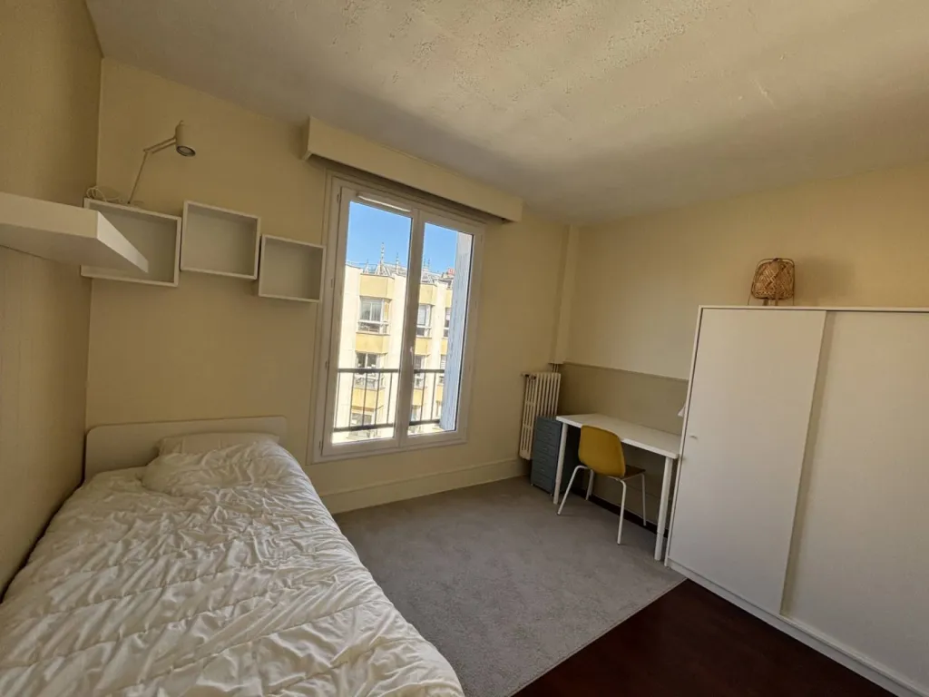 2 CHAMBRES SUR COUR