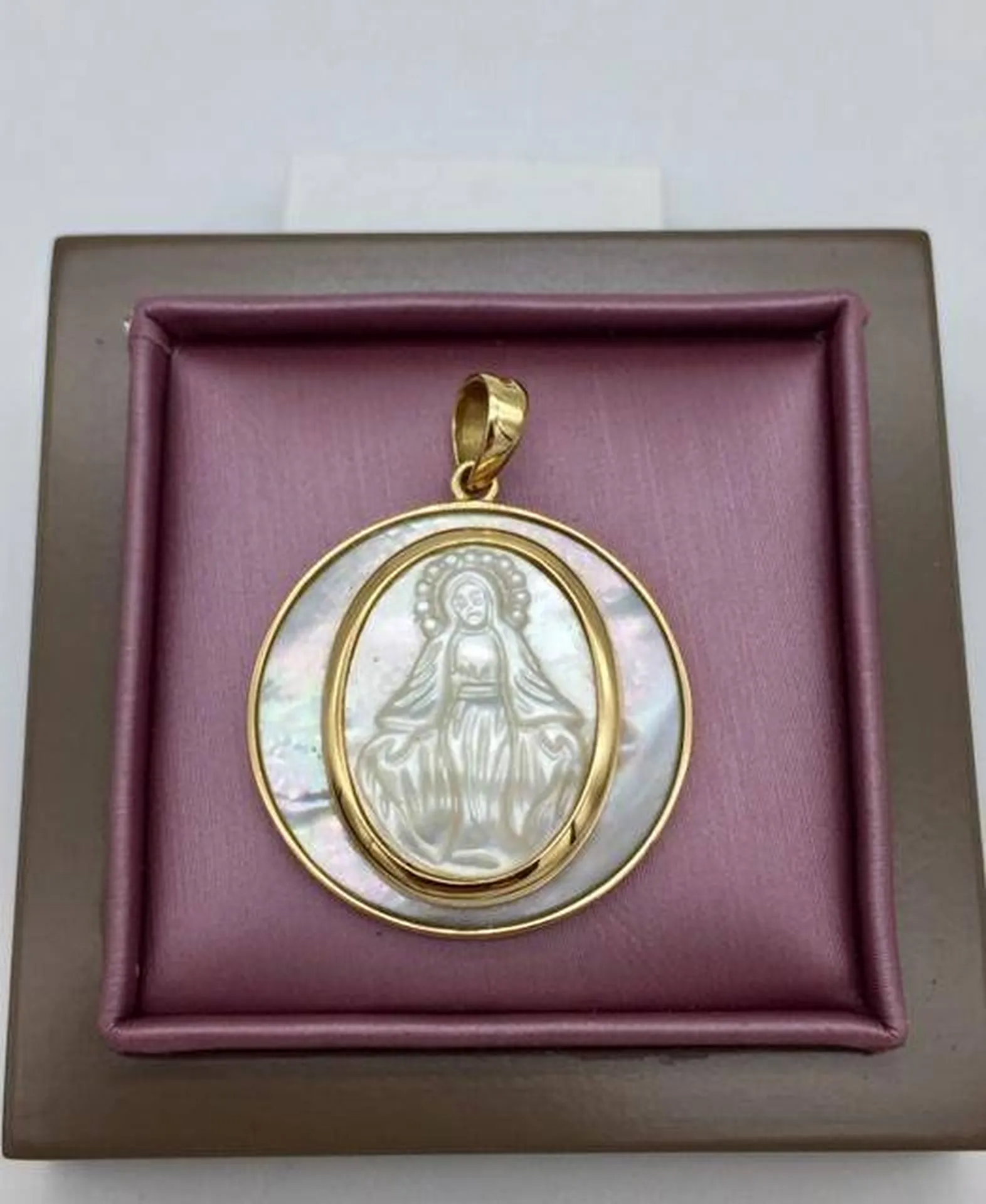 Pendentif medaille vierge or 750/1000ème et nacre occasion Or Ligne La Teste Bassin d'Arcachon