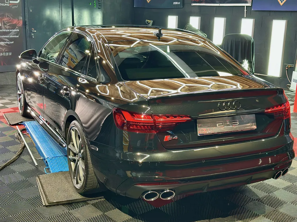 Detailing automobile Audi S4 spécialiste du traitement céramique sur Lyon 