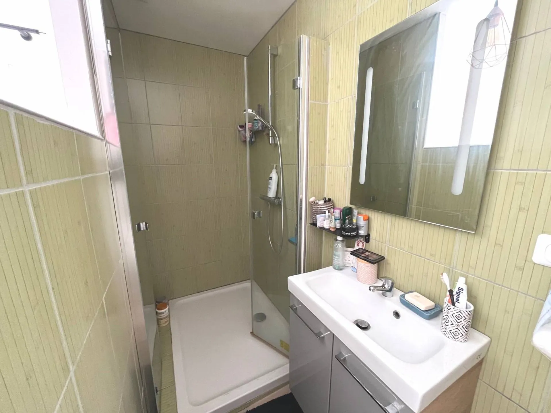 Maison T5 Roquefort la Bédoule avec piscine, trois places de parking, terrain de pétanque, abri pour les 2 roues 