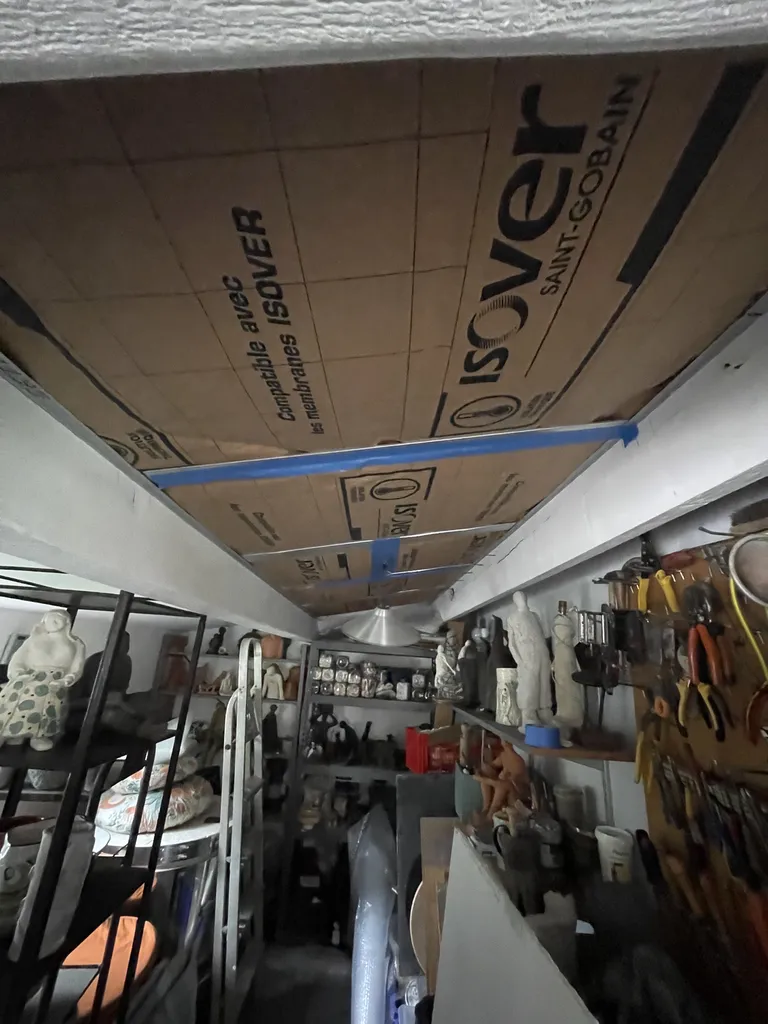 Isolation d un plafond par laine de verre et placo à Aix en Provence 