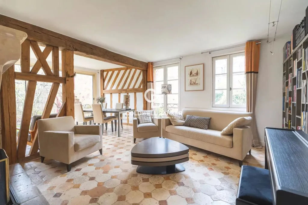 Investir dans une propriété unique au Mans, maison iconique du XVIᵉ siècle avec quatre chambres, cave aménagée et confort moderne au cœur du quartier médiéval