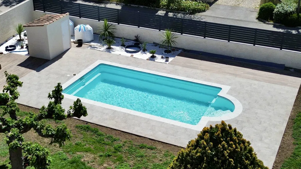 Création de terrasse en carrelage sur-mesure à Cabriès-Calas 13 – Expertise AMT Construction