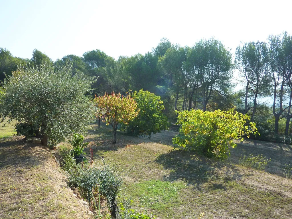 Propriété sur plus d'un hectare 13400