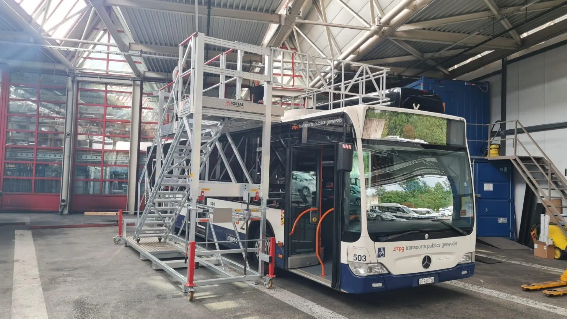 Praticable Bus pour entretien des clim sur le toit, Niveau4 