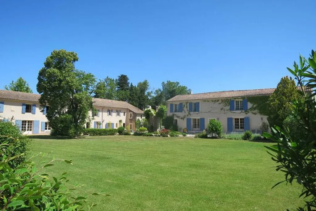 à Monteux, superbe propriété posée au coeur d'un parc de 7300m²   