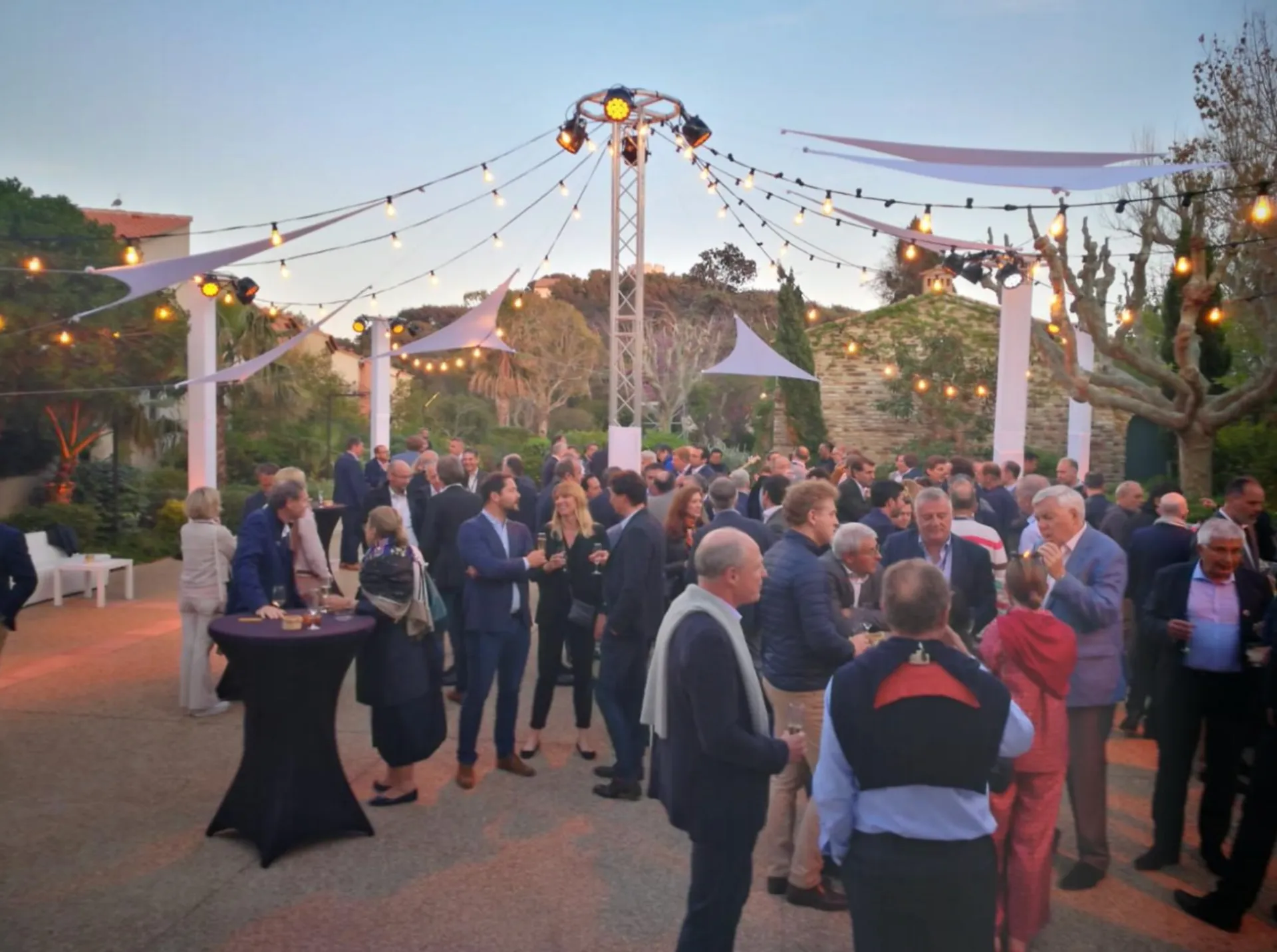 TOILE LYCRA BLANCHE TRIANGLE 4M50X3M