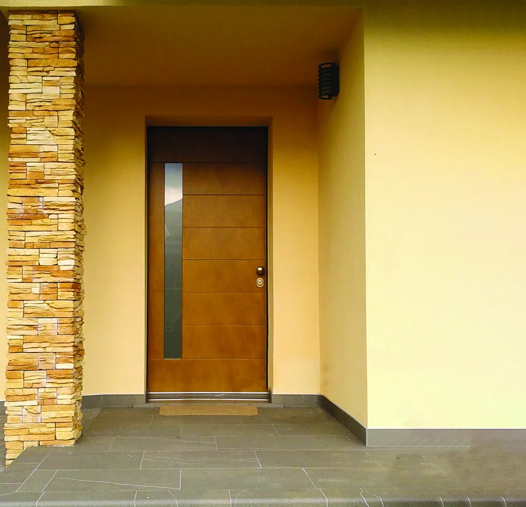 Fourniture et pose d'une porte d'entrée blindée Silvelox Sikura à Ajaccio et en Corse-du-Sud : classe 4 anti-effraction, rapport qualité-prix optimal pour maisons et villas en construction neuve ou rénovation