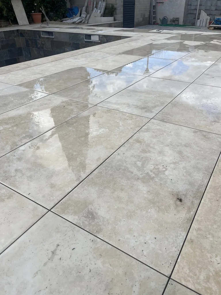 CARRELAGE GRES CERAME EFFET TRAVERTIN IZMIR  50 X 100 X 2 CM POSE SUR PLOTS (12) SUR MARGUERITTES - GARD - 30