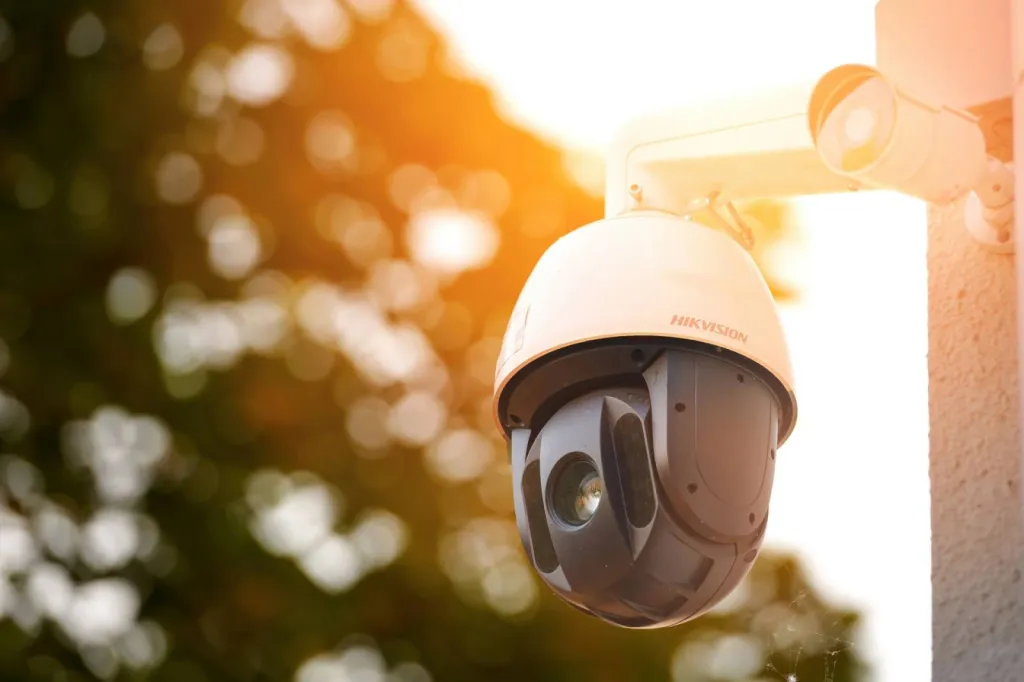 Système de caméras de vidéo surveillance pour entreprise: comment bien choisir et bien installer son matériel?