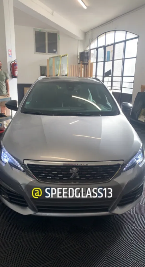 Remplacement pare brise Peugeot 308 avec franchise offerte + 150€ offert en chèque 13013 Marseille Chateau Gombert
