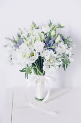 Agence de wedding planner experte pour un mariage franco-asiatique organisé dans l'orangerie d'un élégant Manoir en Ile-de-France