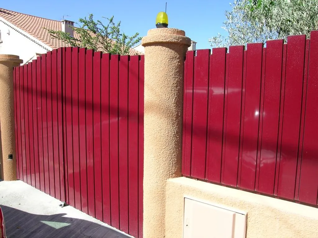 Mise en place d'un portail en aluminium pour une villa dans le centre-ville d'Aix-en-Provence