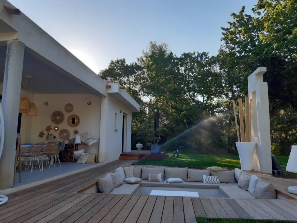 Installation d'une pergola à lames orientables AERO.. sans pieds !
