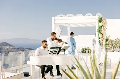 cérémonie avec officiant santorin