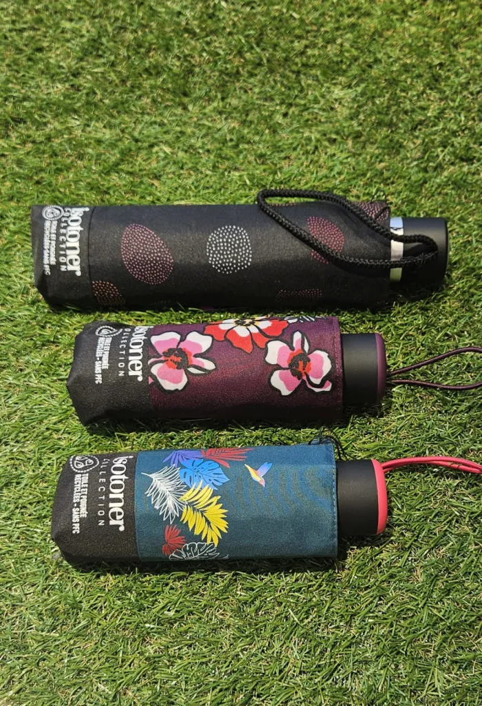 Parapluie Isotoner mini disponible chez Evasion Eu