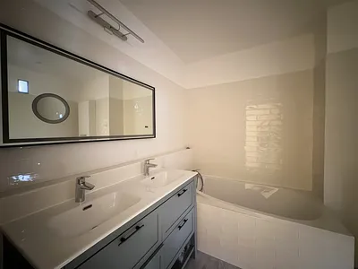 Appartement familial 3 pièces de 124,35m2 lumineux avec balcon, garage et cave à Louveciennes proche de la gare.