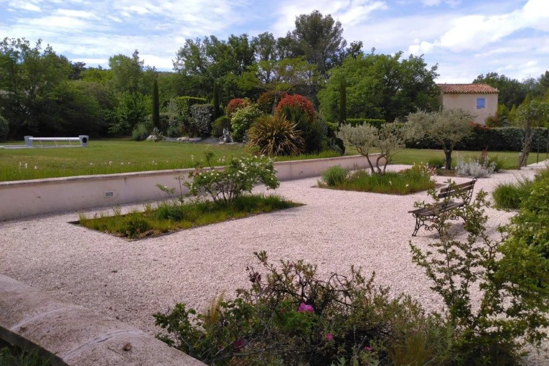 Entretien de l’extérieur des bureaux et locaux commerciaux