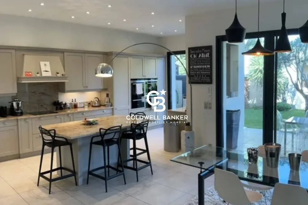 Maison familiale prestigieuse à deux pas du centre de Talence