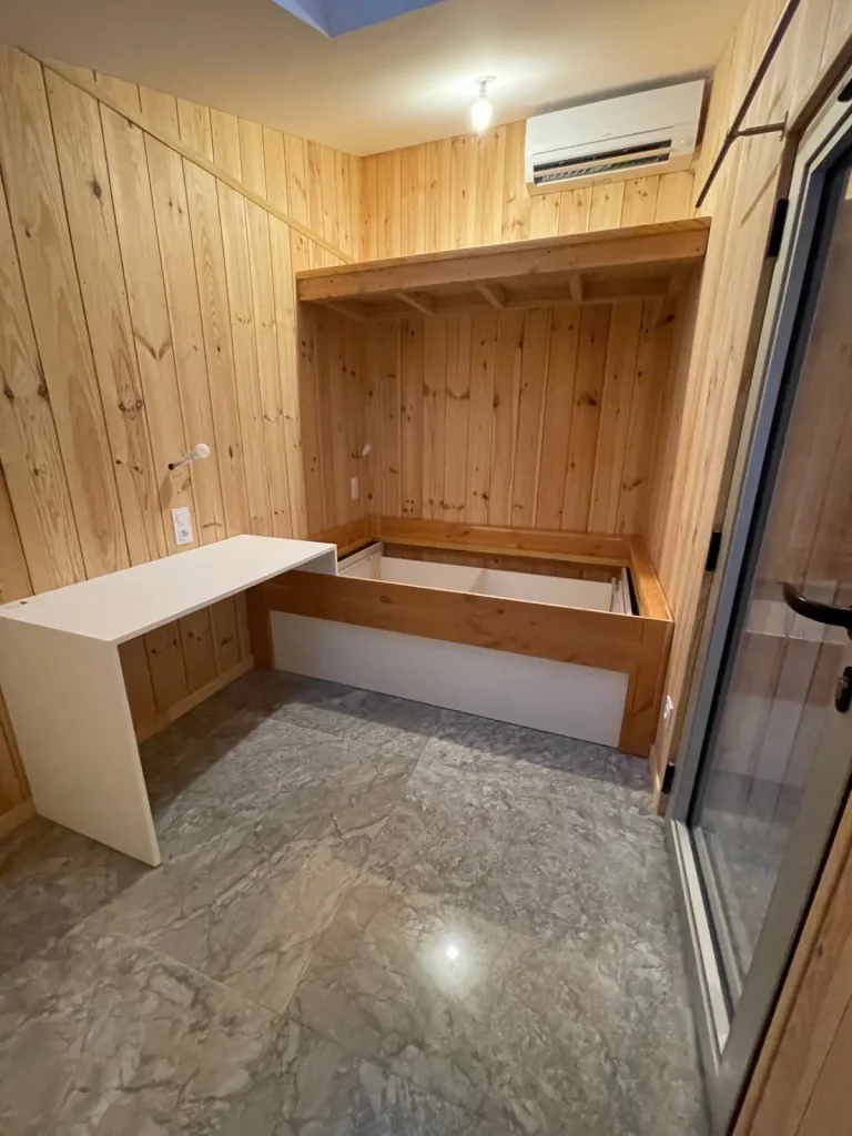  Fabrication de mobilier d’agencement sur-mesure sur la commune d'Arcachon