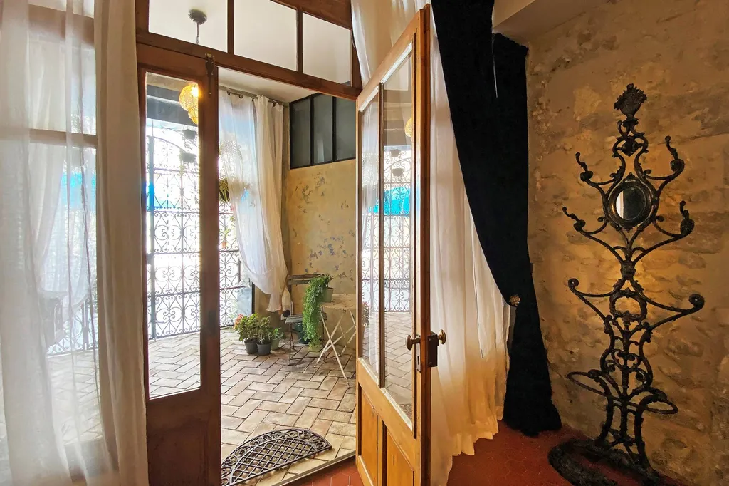 Loft de charme avec loggia au cœur de la vieille ville d'Avignon   
