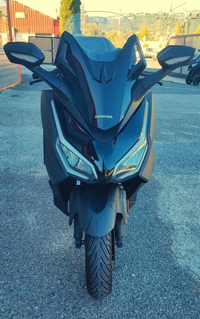 HONDA FORZA 125 TOP BOX DU 11/2023 AVEC 8100 KM