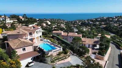 Villa Les Issambres avec piscine vue panoramique mer