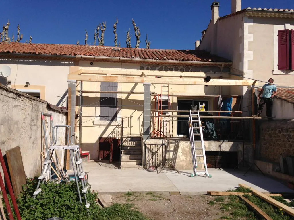 -Rénovation d'un pavillon des années 1900 à Salon de Provence 13300-mise en place de la nouvelle charpente