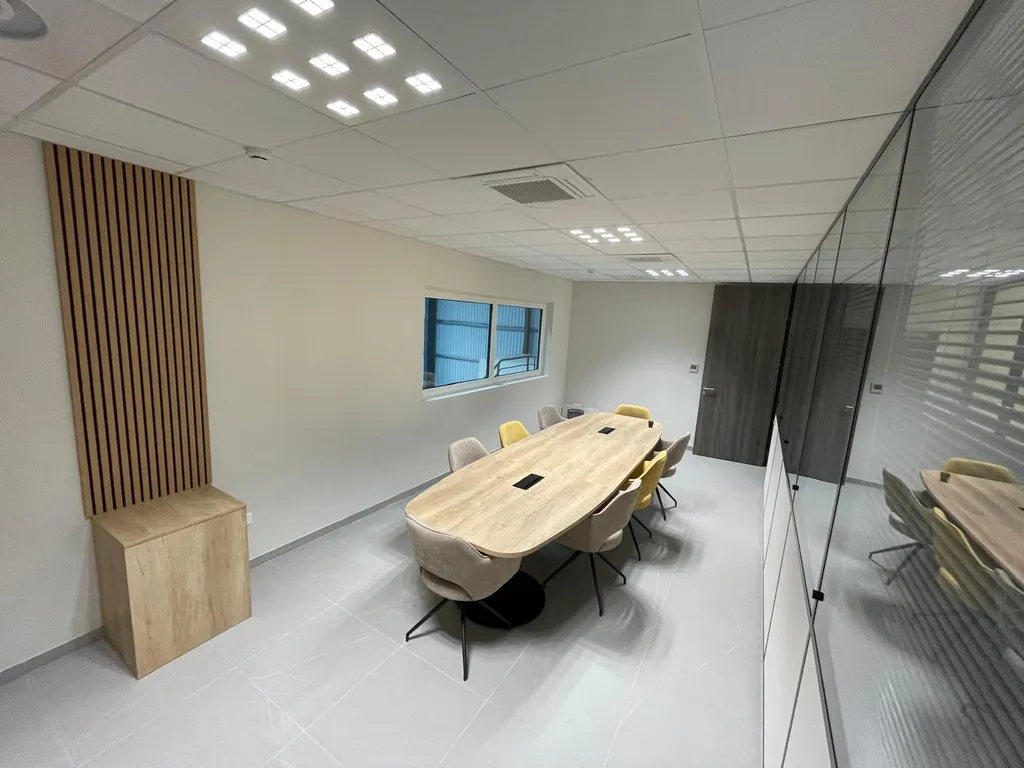 Aménagement de bureaux éco-responsables pour Ecochenille à Signes par IPB Office Solutions