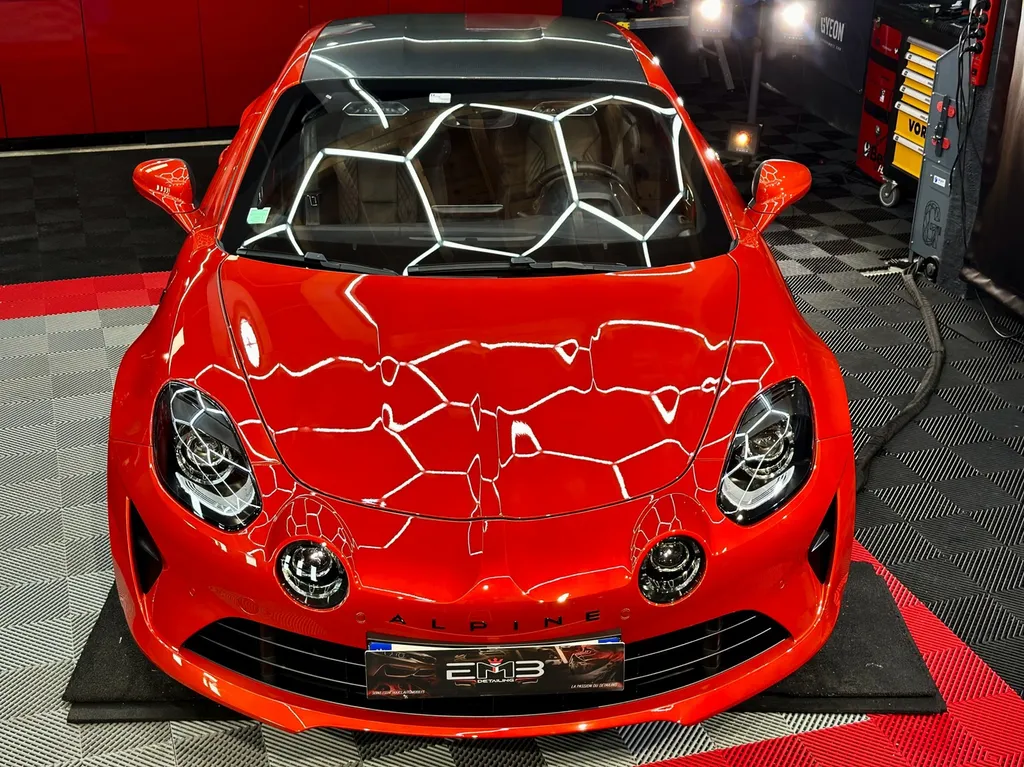 Spécialiste Protection carrosserie film PPF et traitement céramique Lyon Alpine A110 