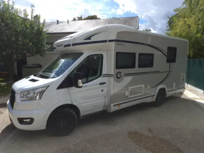 Profilé CHAUSSON TITANIUM ULTIMATE 788 - Lit central King Size et lit pavillon - Boite Auto à Cernay les Reims dans la Marne 