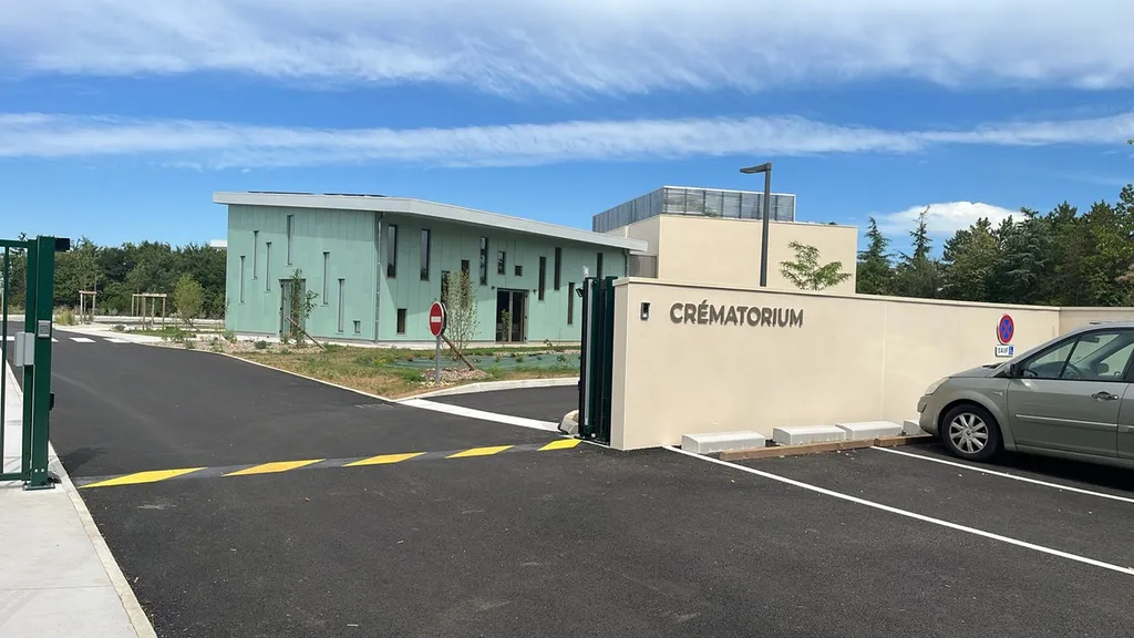 Entrée du crématorium de Blyes dans l'Ain photo prise par pompes funèbres Pinault