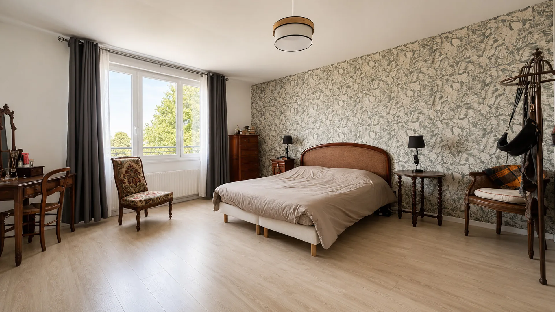 VUE MER - maison de 269m² habitables et 4 chambres, édifiée au coeur du Tréport, Normandie 76.