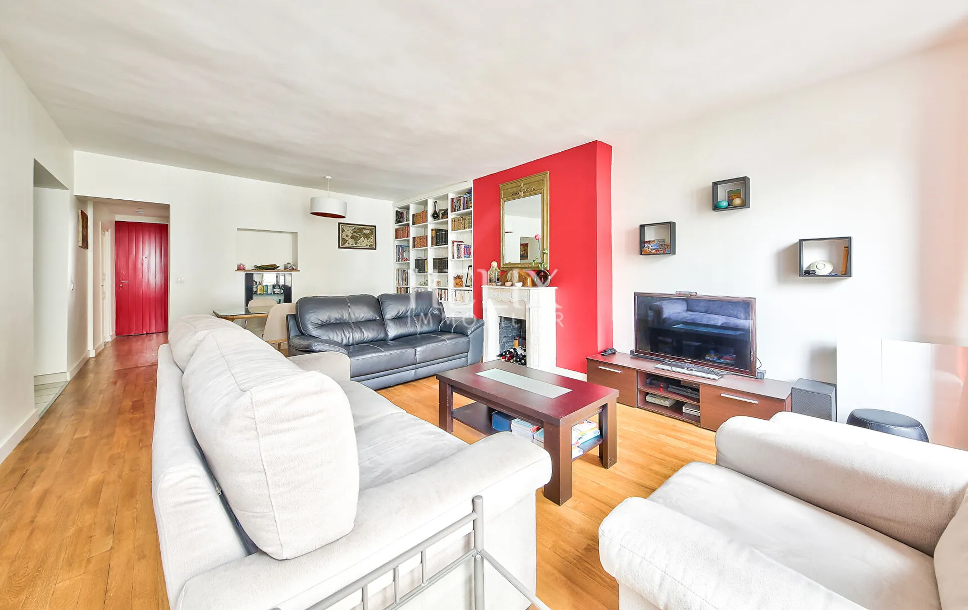 En exclusivité : Magnifique appartement traversant avec beaucoup de charme situé au coeur du centre ville de Saint Germain en Laye