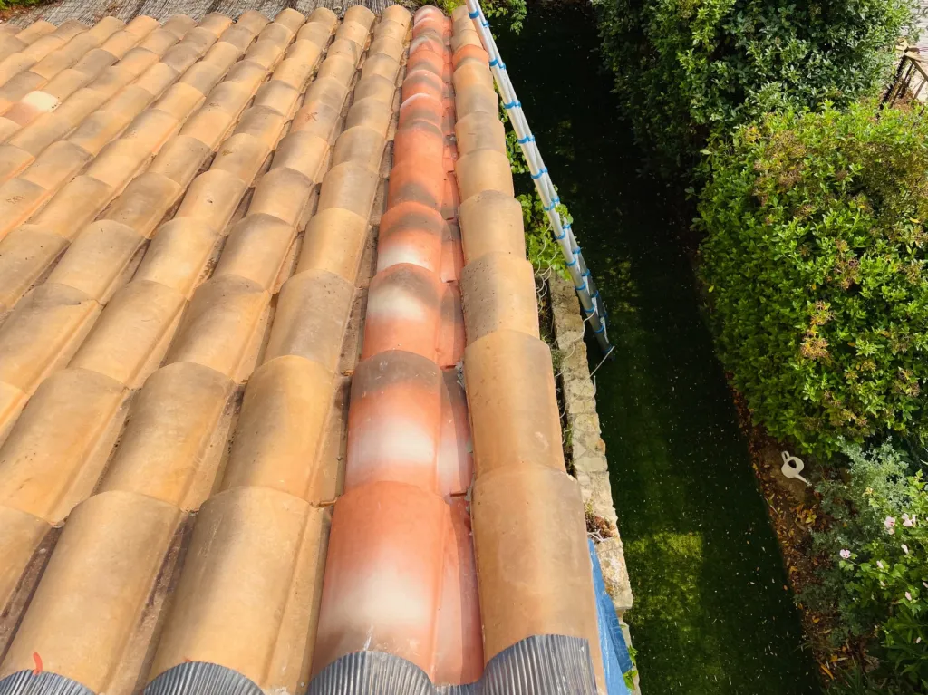 Changement de Faîtage et rive avec nettoyage de toiture sur Bouc-Bel-Air près de Aix en Provence