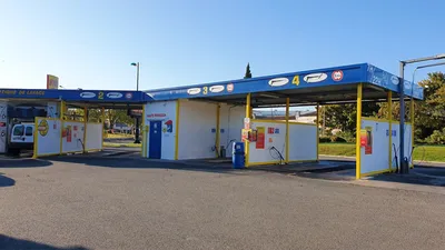 Hygie Cars Angoulême : station de lavage premium en Charente, idéale pour camping‑cars et véhicules de loisirs, avec pistes haute pression et accès facile près d’Angoulême.