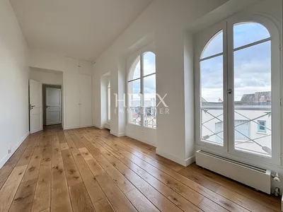 A louer, séduction garantie pour l'originalité de ce très joli cinq pièces 130,40 M2 dans l'esprit 